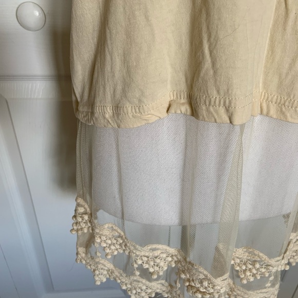 Tan Top Extender with Lace Trim - Picture 3 of 7